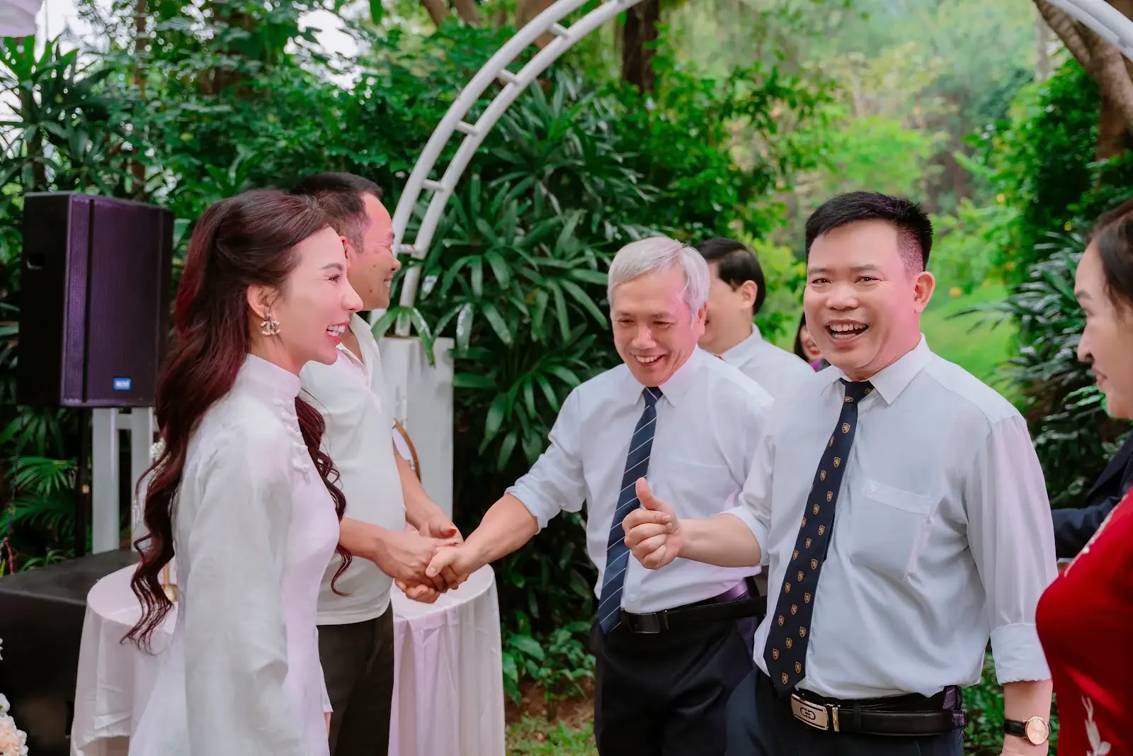 Album cưới – Khoảnh khắc ngày chung đôi